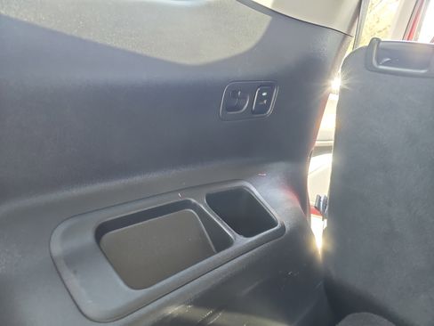 Used 2019 GMC Acadia SLE image 13