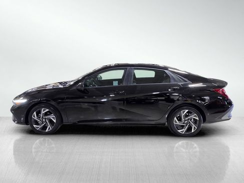 Certified 2025 Hyundai Elantra Sport FWD image 4