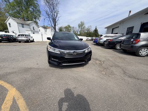 Used 2017 Honda Accord Sport image 59