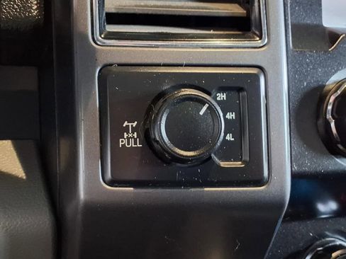 Used 2019 Ford F150 XLT w/ Equipment Group 302A Luxury AWD/4WD image 24