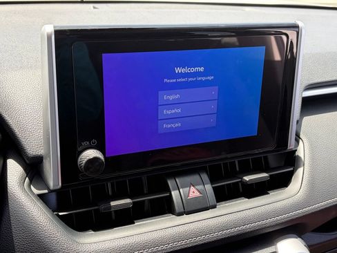 Used 2025 Toyota RAV4 LE AWD/4WD image 10