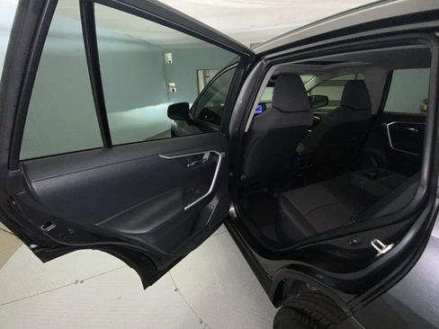 Used 2022 Toyota RAV4 XLE w/ Convenience Package AWD/4WD image 23
