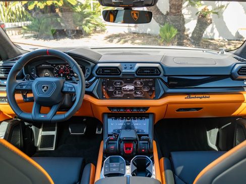 New 2026 Lamborghini Urus SE image 7