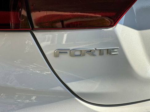 Used 2023 Kia Forte LXS image 32