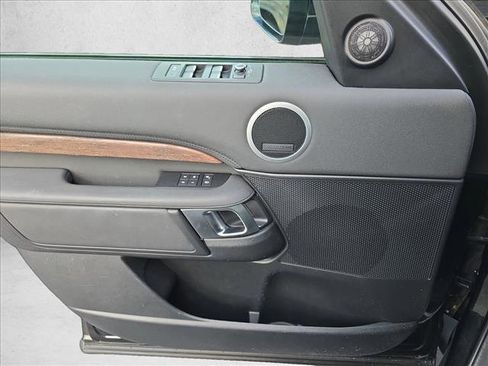 Used 2020 Land Rover Discovery HSE image 27