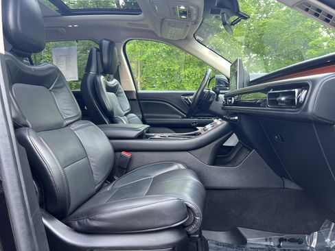 Used 2022 Lincoln Aviator Reserve w/ Equipment Group 201A image 24