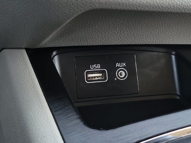 Used 2018 Kia Sedona L FWD image 29