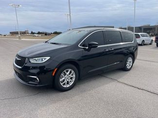 Used 2024 Chrysler Pacifica Touring-L video 1