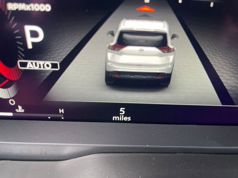 New 2026 Nissan Rogue Platinum AWD/4WD image 17