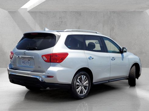 Used 2020 Nissan Pathfinder SL FWD image 4
