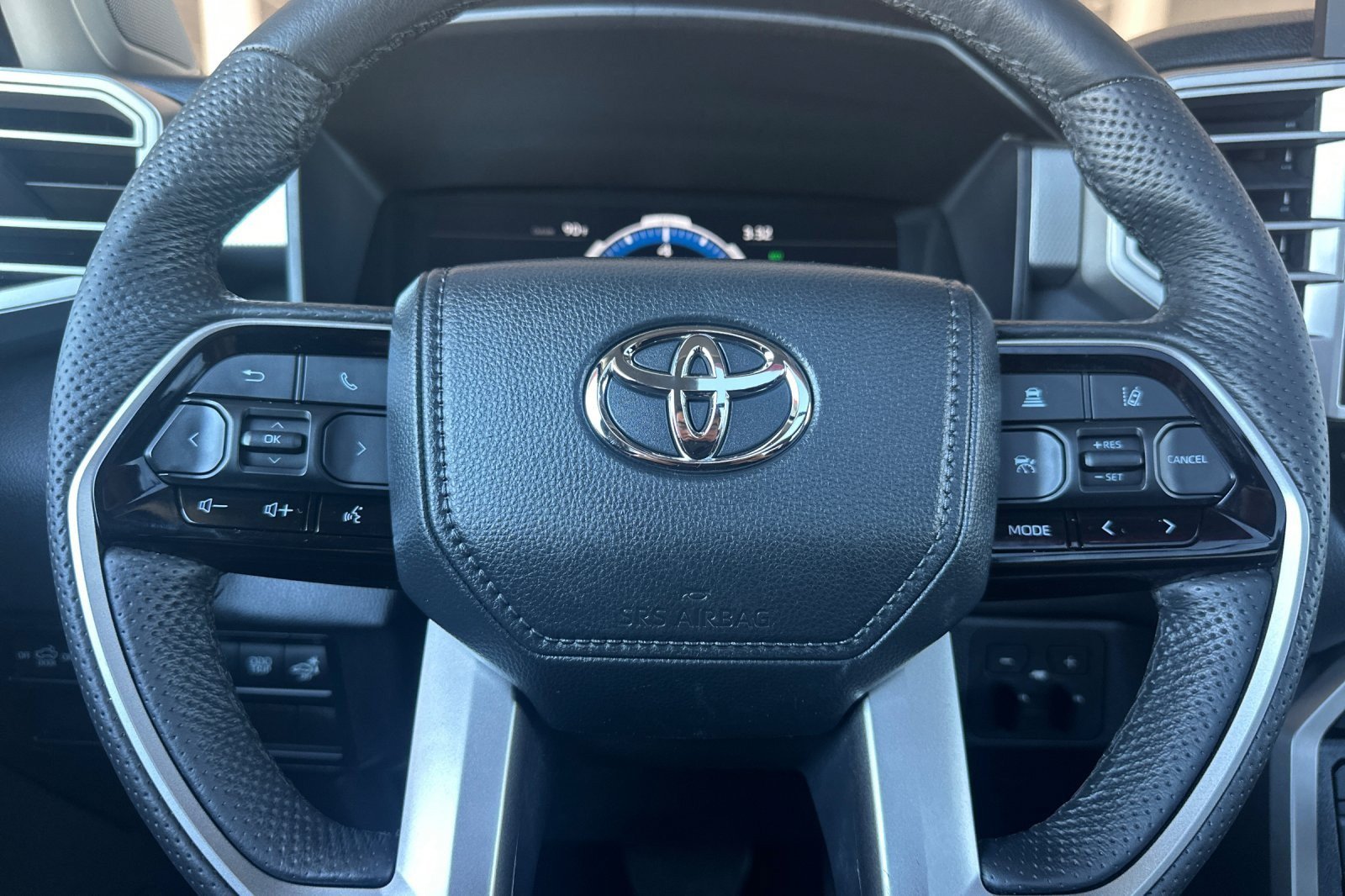 Used 2024 Toyota Tundra Limited AWD/4WD image 21