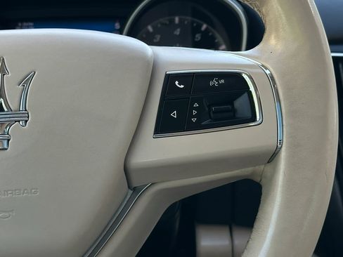Used 2017 Maserati Levante AWD/4WD image 36