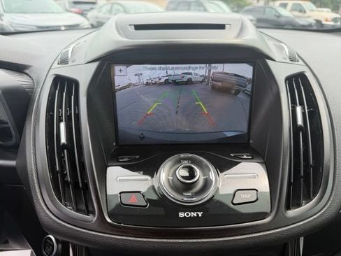 Used 2018 Ford C-MAX Titanium FWD image 31