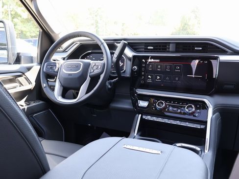 New 2026 GMC Sierra 3500 Denali w/ Denali Reserve Package image 33