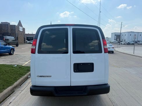 Used 2019 Chevrolet Express 2500 image 7