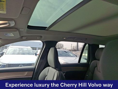 New 2026 Volvo XC90 T8 Plus w/ Protection Package Premier AWD/4WD image 11