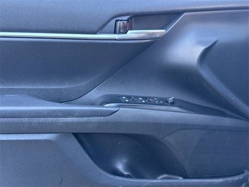 Used 2020 Toyota Camry SE image 22