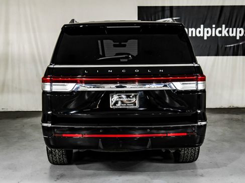 Used 2024 Lincoln Navigator Reserve image 6