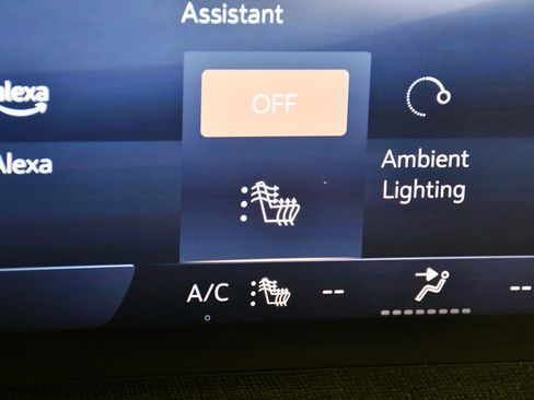 Used 2025 Buick Enclave Preferred image 29