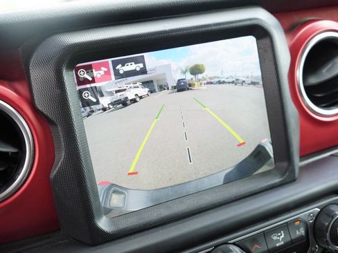 Used 2020 Jeep Gladiator Rubicon image 15