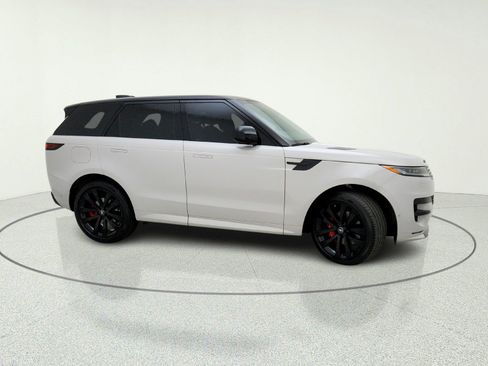 Used 2025 Land Rover Range Rover Sport Dynamic SE AWD/4WD image 6
