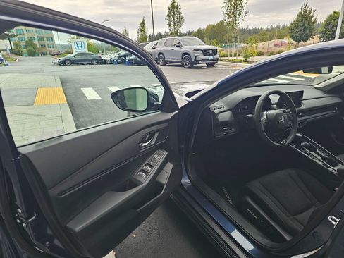 Used 2023 Honda Accord EX image 22