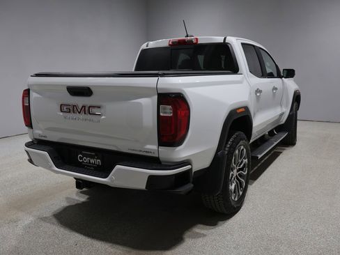 Used 2024 GMC Canyon Denali image 2