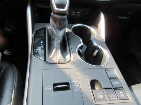 Used 2024 Toyota Highlander XSE FWD image 27