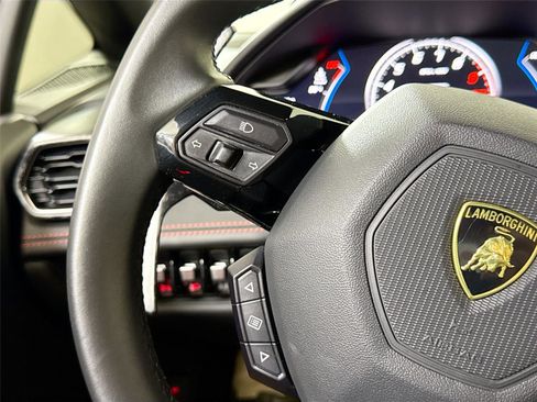 Used 2021 Lamborghini Huracan EVO image 23