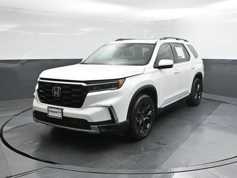 Certified 2025 Honda Pilot Touring image 34