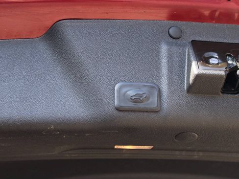 Used 2015 GMC Acadia SLT AWD/4WD image 24