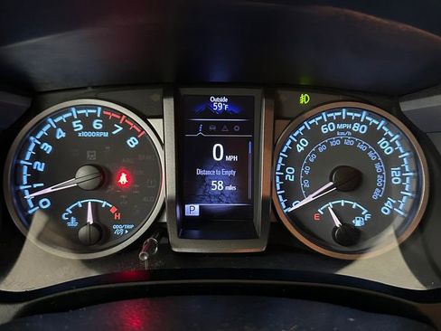 Used 2020 Toyota Tacoma TRD Sport AWD/4WD image 16