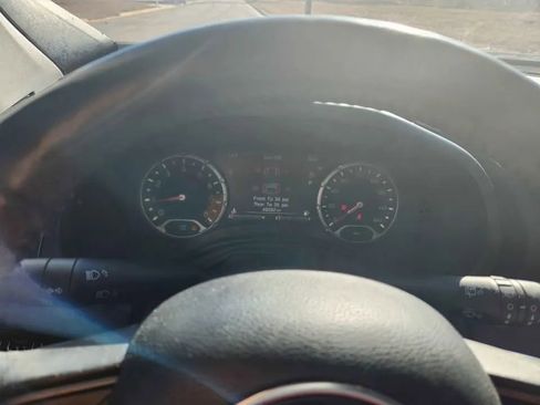 Used 2018 Jeep Renegade Limited w/ UConnect 8.4 Nav Group image 7