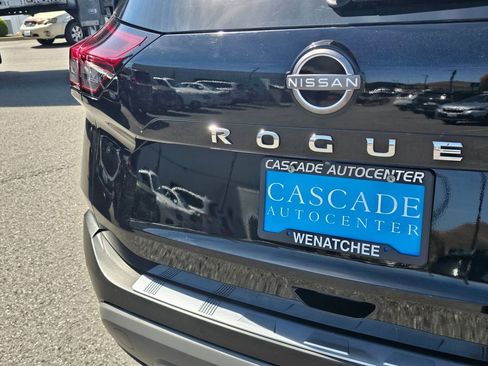 Used 2022 Nissan Rogue SV AWD/4WD image 15