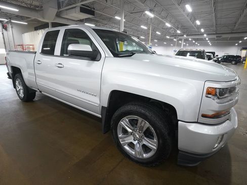 Used 2017 Chevrolet Silverado 1500 LT w/ All Star Edition AWD/4WD image 34