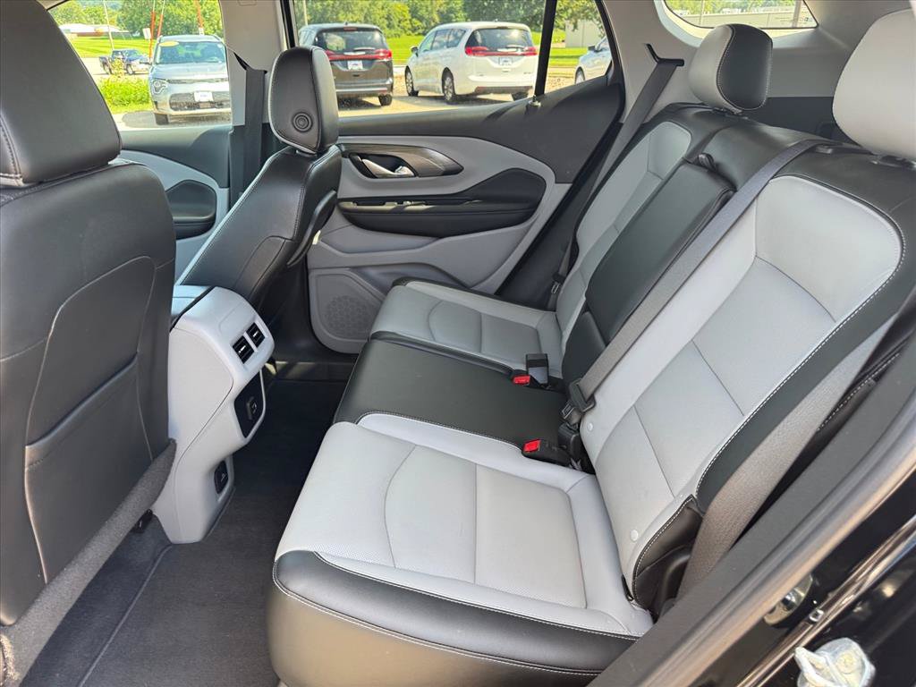 Used 2022 GMC Terrain SLT w/ Infotainment Package II AWD/4WD image 10
