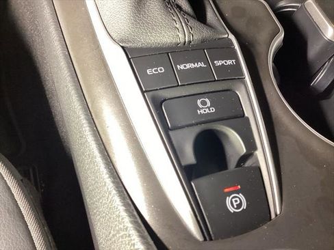 Certified 2024 Toyota Camry XLE image 21