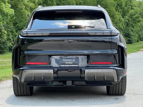 New 2026 Porsche Cayenne Turbo AWD/4WD image 8
