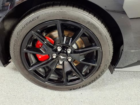 Used 2017 Ford Mustang GT w/ Black Accent Package RWD image 5