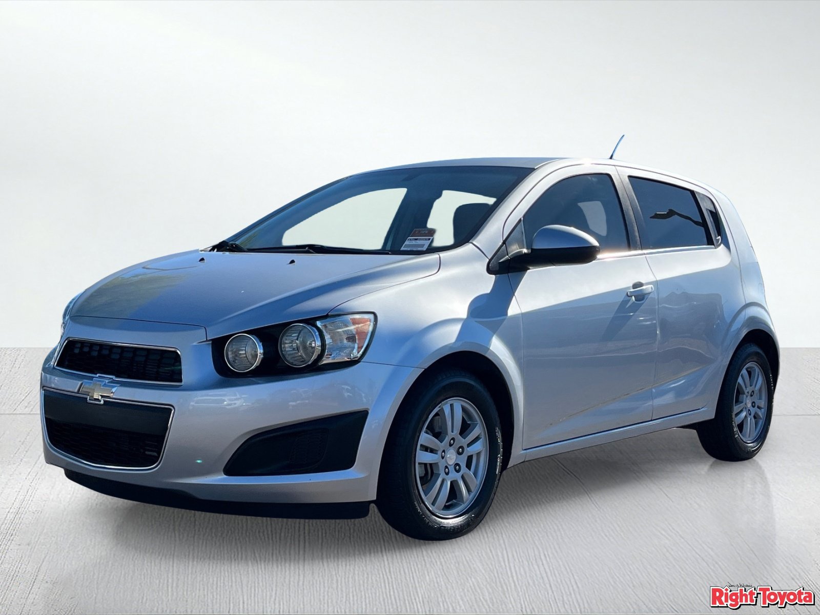 Used 2014 Chevrolet Sonic LT FWD image 2