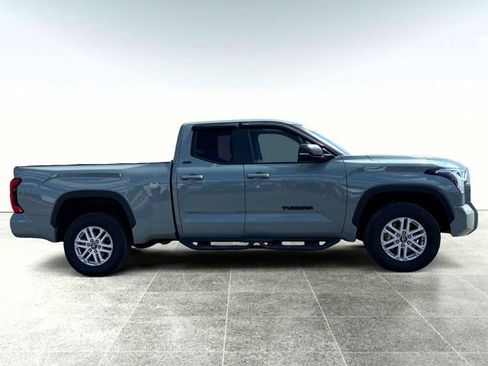 Used 2025 Toyota Tundra SR5 w/ SR5 Premium Package AWD/4WD image 7