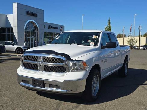 Used 2017 RAM 1500 Classic SLT AWD/4WD image 15