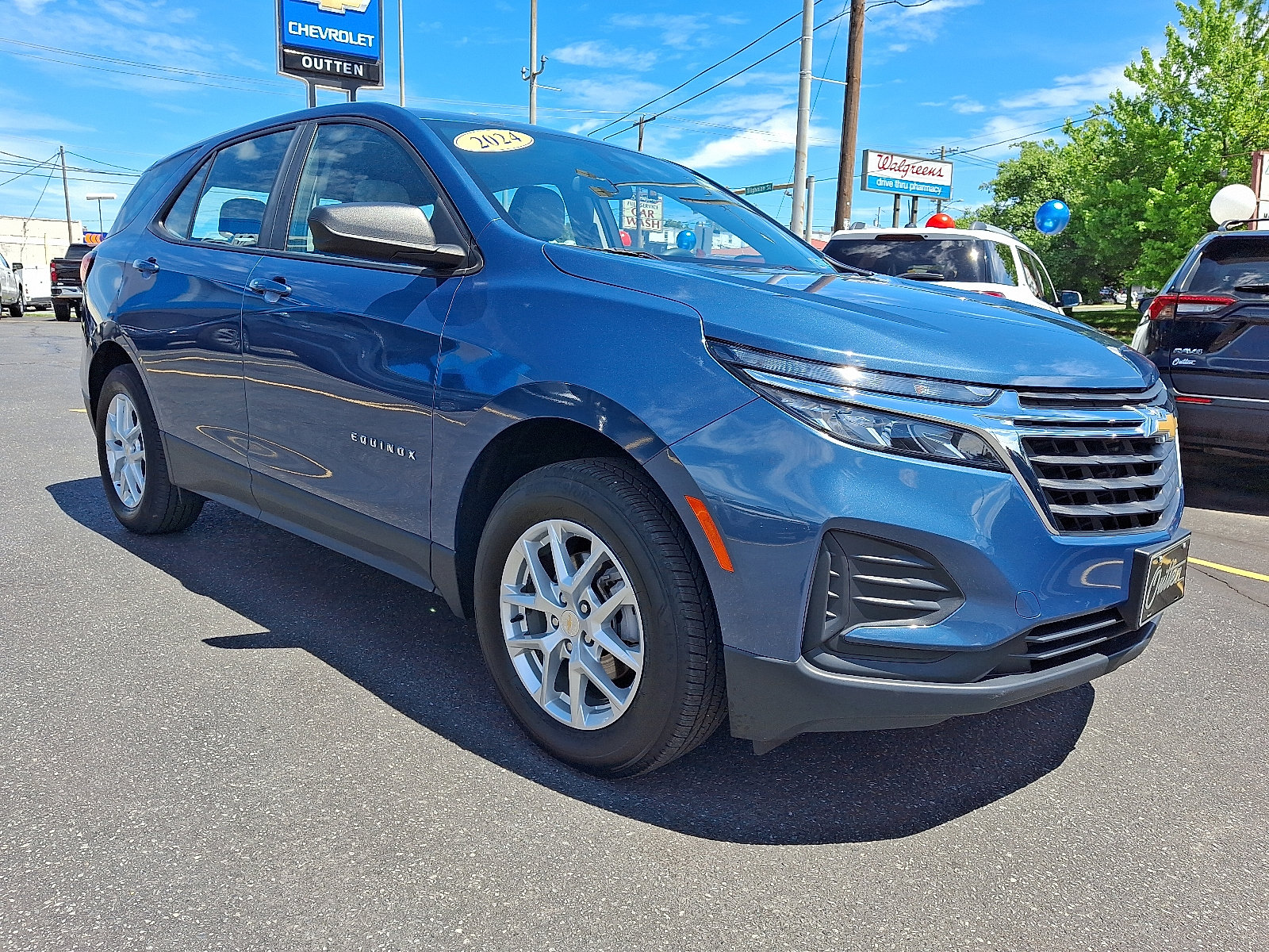 Used 2024 Chevrolet Equinox LS AWD/4WD image 8