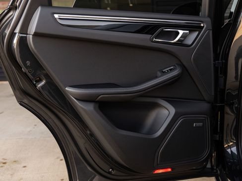 New 2026 Porsche Macan image 36