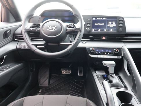 New 2026 Hyundai Elantra Sport FWD image 21