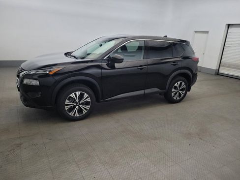 Used 2021 Nissan Rogue SV FWD image 2