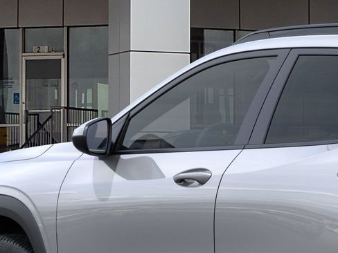 New 2026 Chevrolet Trax LT image 12