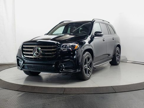 Used 2024 Mercedes-Benz GLS 450 4MATIC image 3