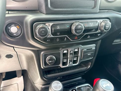 Used 2023 Jeep Wrangler Unlimited Sport AWD/4WD image 17