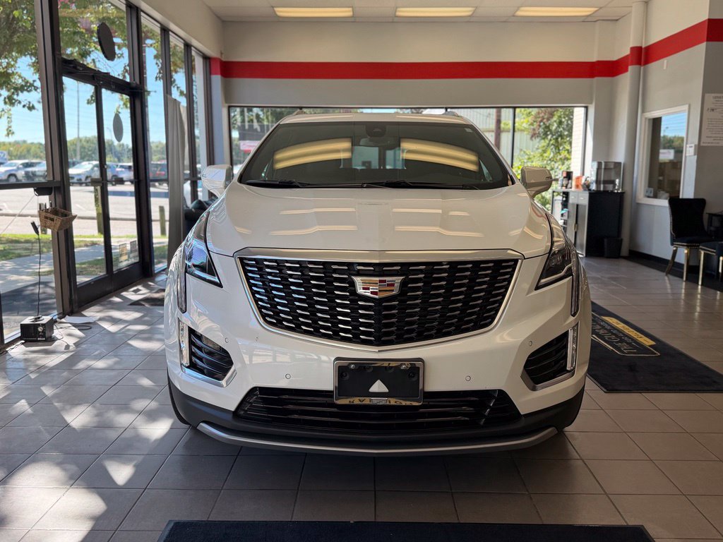 Used 2022 Cadillac XT5 Premium Luxury FWD image 2